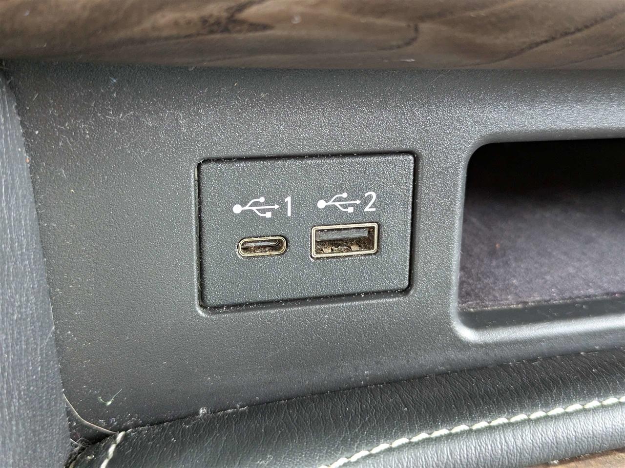 Infiniti QX80 LUXE 2021