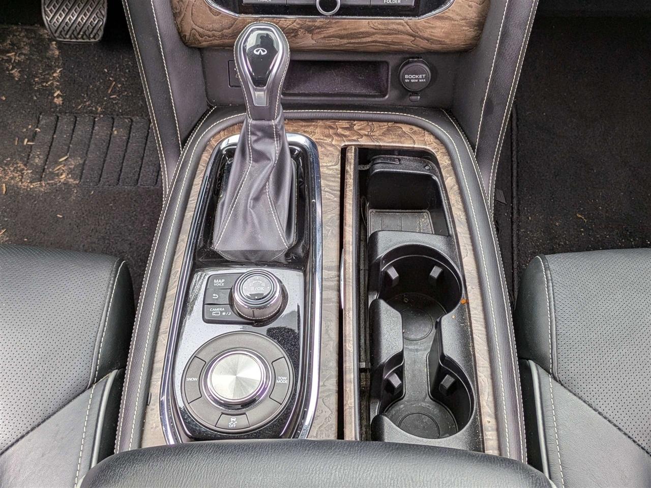 Infiniti QX80 LUXE 2021