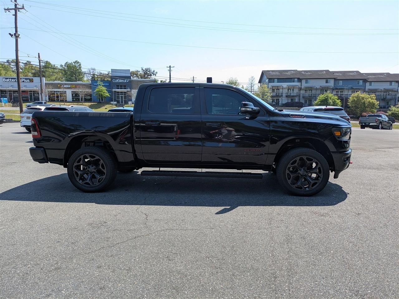 RAM 1500 Big Horn Crew Cab SWB 4WD 2021