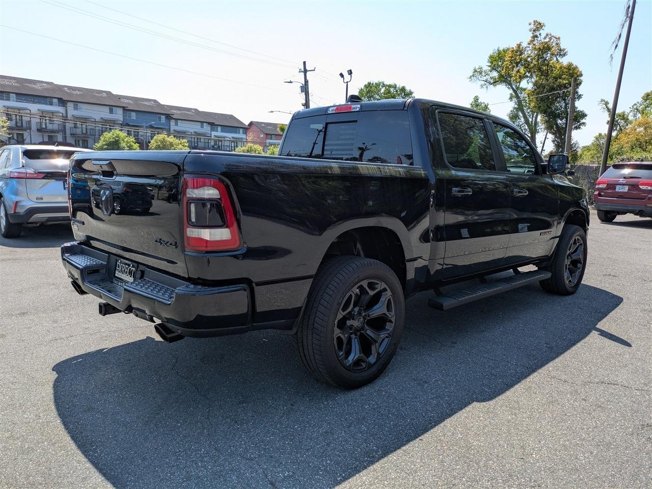 RAM 1500 Big Horn Crew Cab SWB 4WD 2021