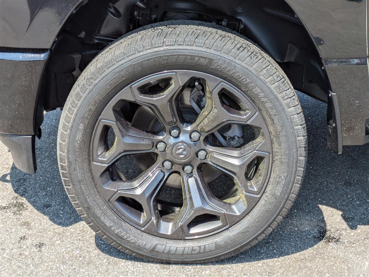 RAM 1500 Big Horn Crew Cab SWB 4WD 2021