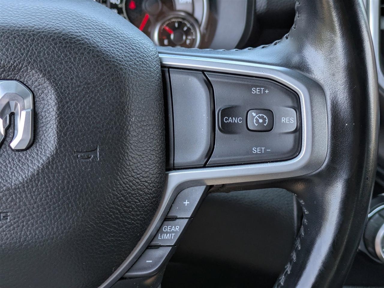 RAM 1500 Big Horn Crew Cab SWB 4WD 2021