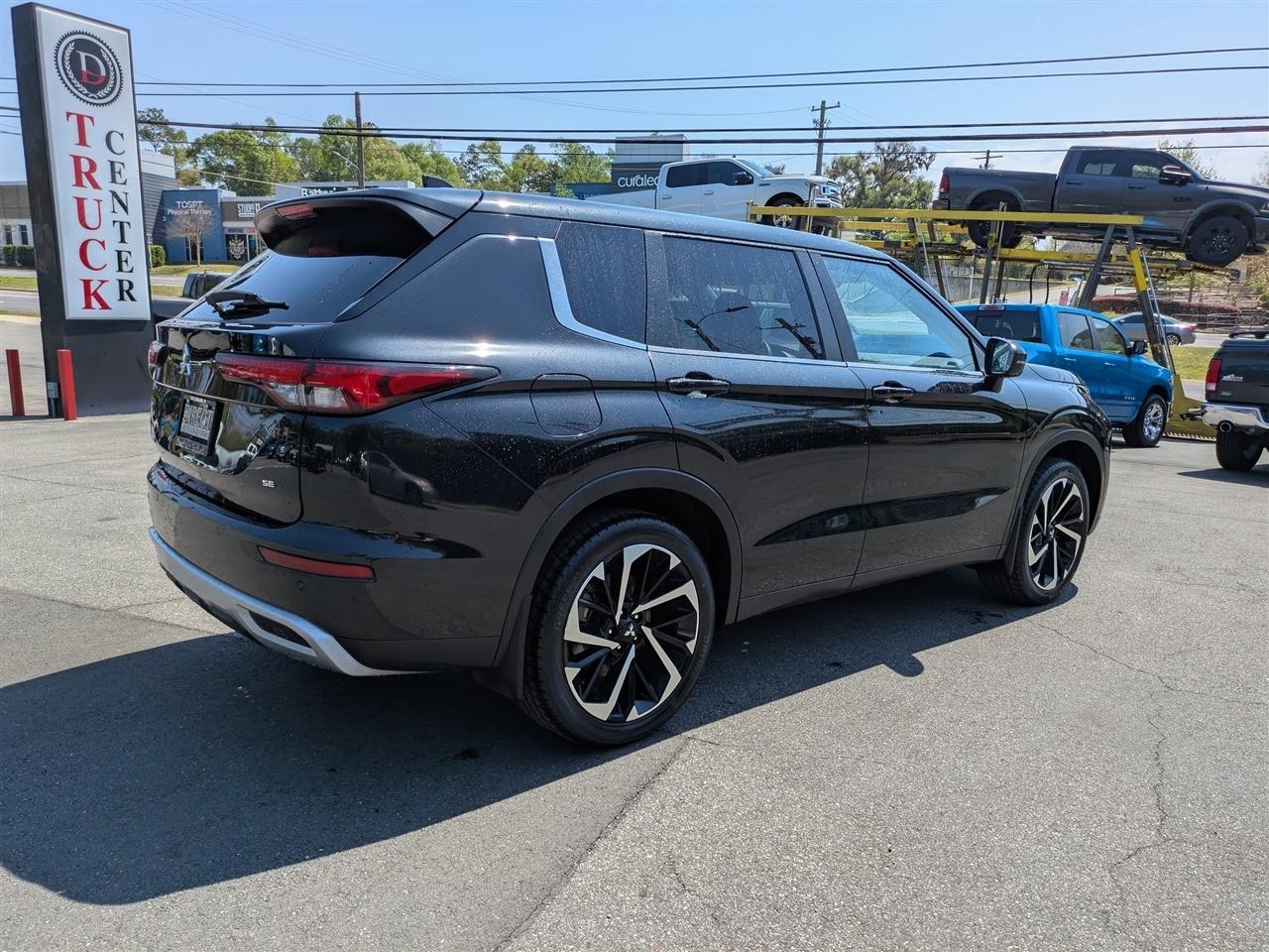 Mitsubishi Outlander SE 2WD 2024