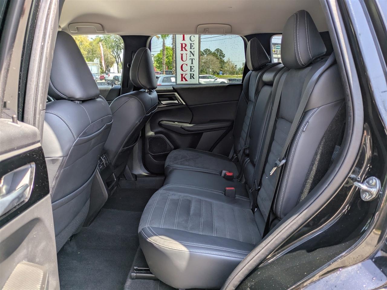 Mitsubishi Outlander SE 2WD 2024