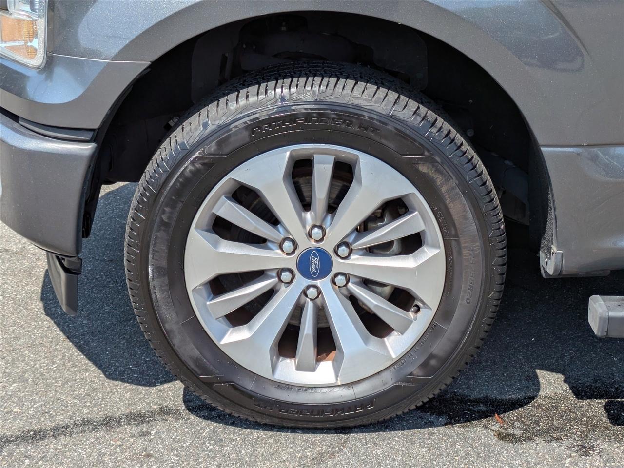 Ford F-150 XL SuperCrew 5.5-ft. Bed 2WD 2017