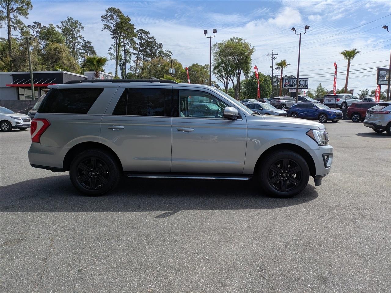 Ford Expedition XLT 2021