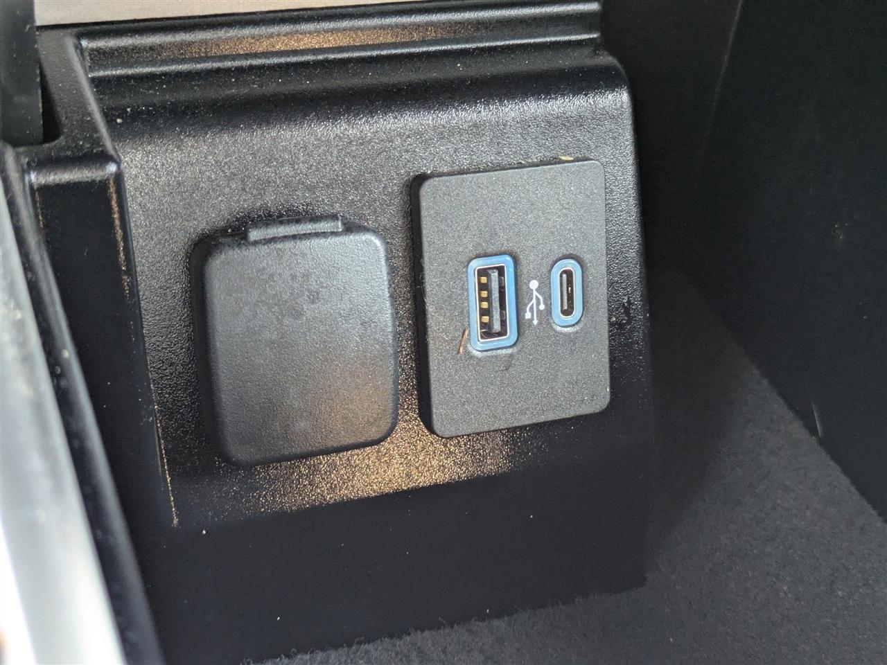 Ford Explorer XLT 2022