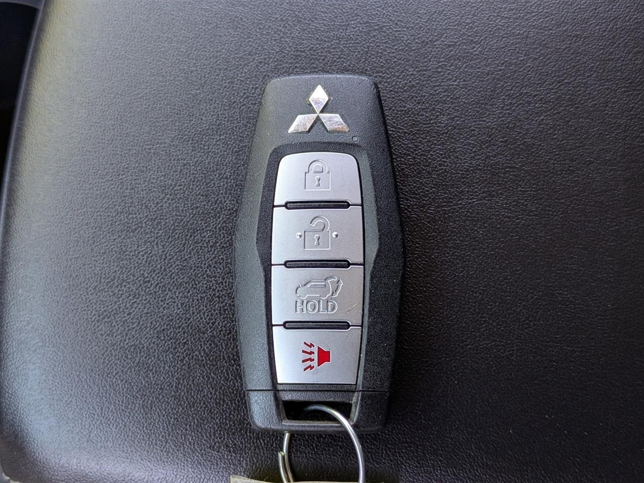 Mitsubishi Outlander SEL 2WD 2022