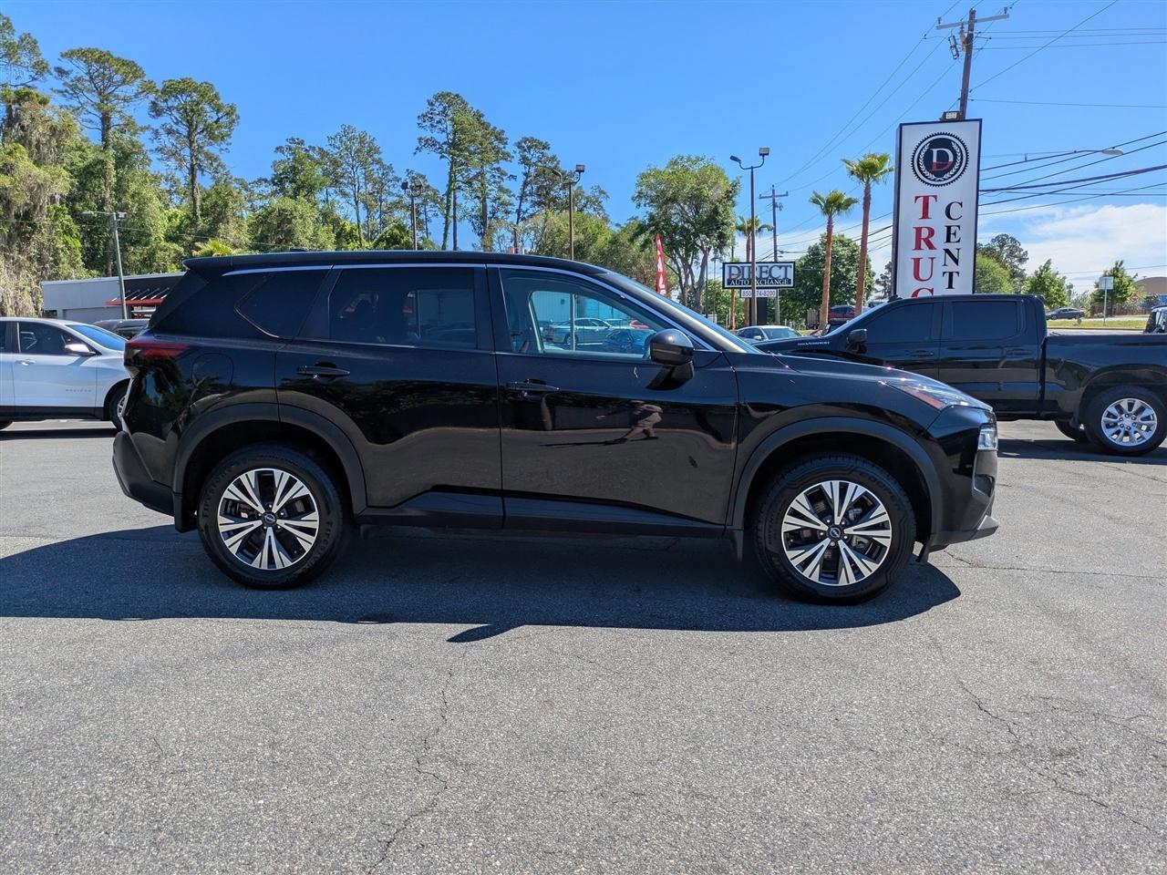 Nissan Rogue SV 2022