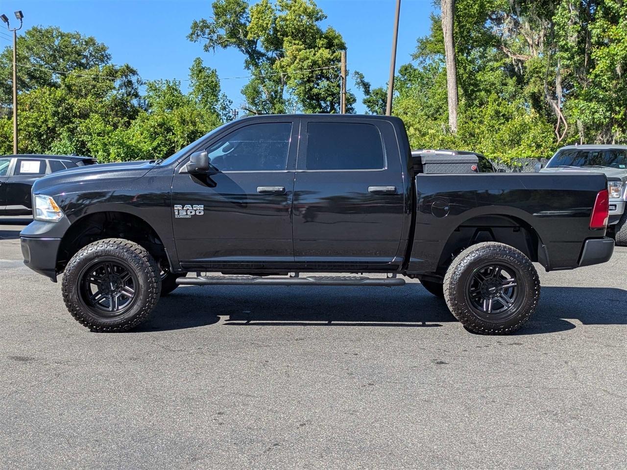 RAM 1500 Classic Tradesman Crew Cab SWB 4WD 2019