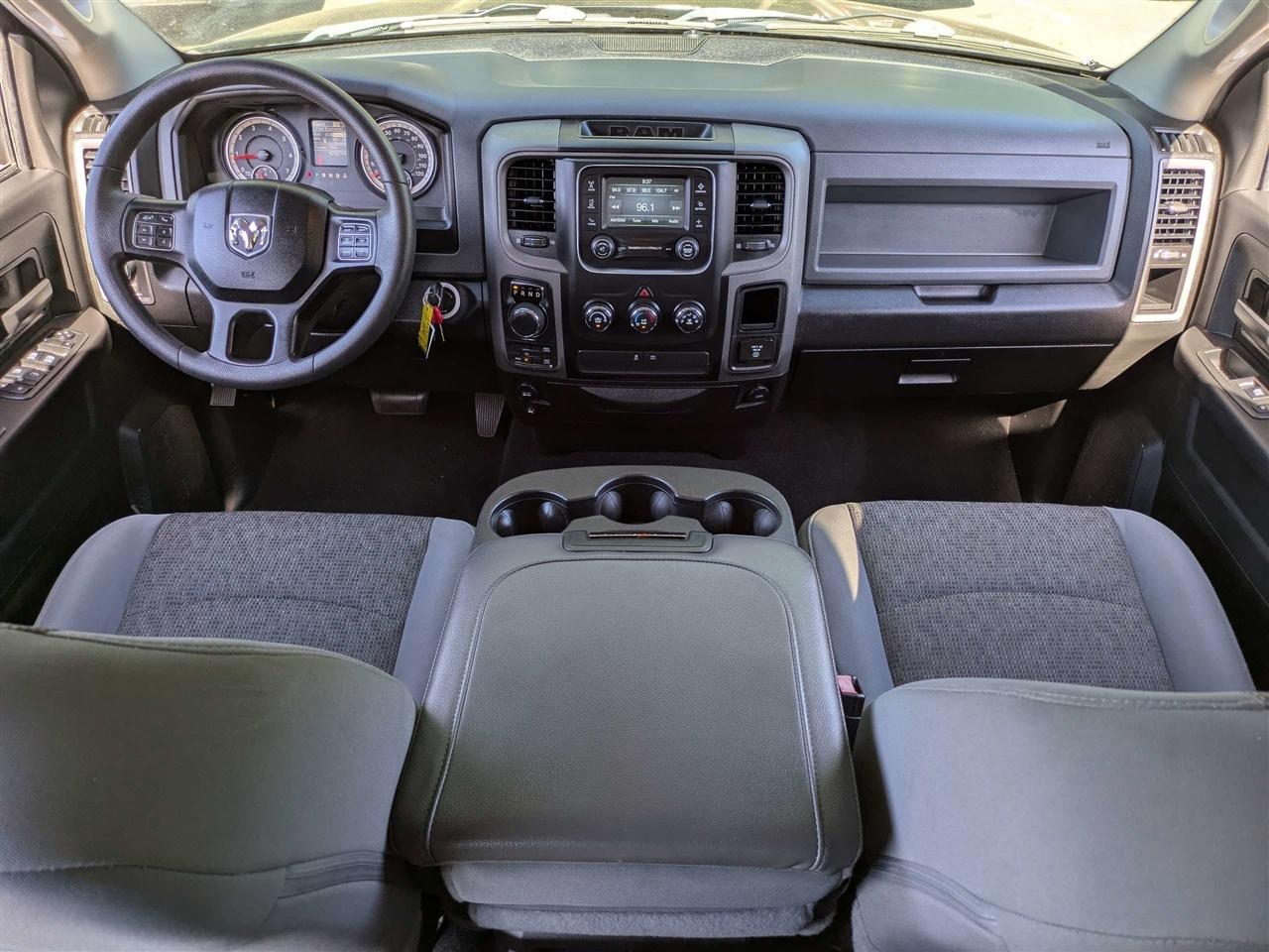 RAM 1500 Classic Tradesman Crew Cab SWB 4WD 2019