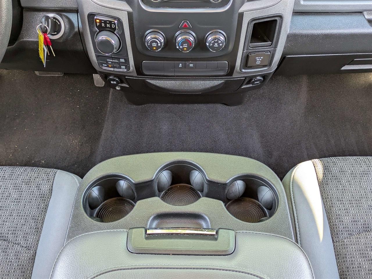 RAM 1500 Classic Tradesman Crew Cab SWB 4WD 2019