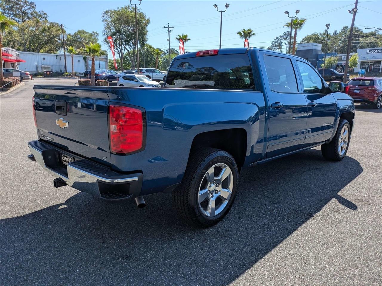Chevrolet Silverado 1500 LT Crew Cab 2WD 2017