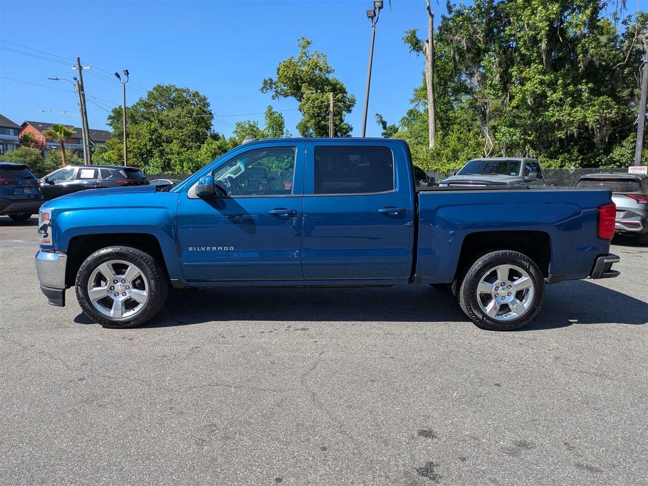 Chevrolet Silverado 1500 LT Crew Cab 2WD 2017