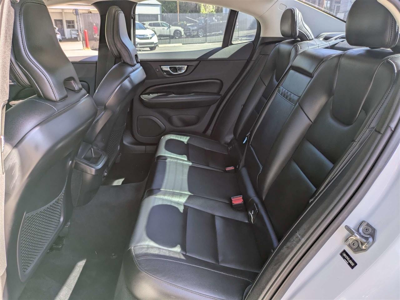 Volvo S60 T6 Momentum AWD 2020