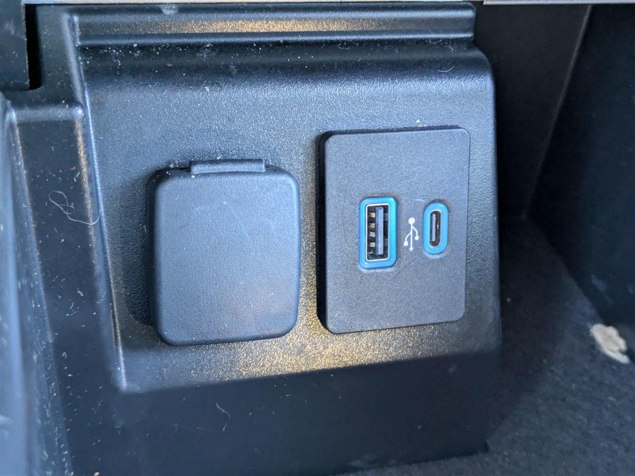 Ford Explorer Base 2023