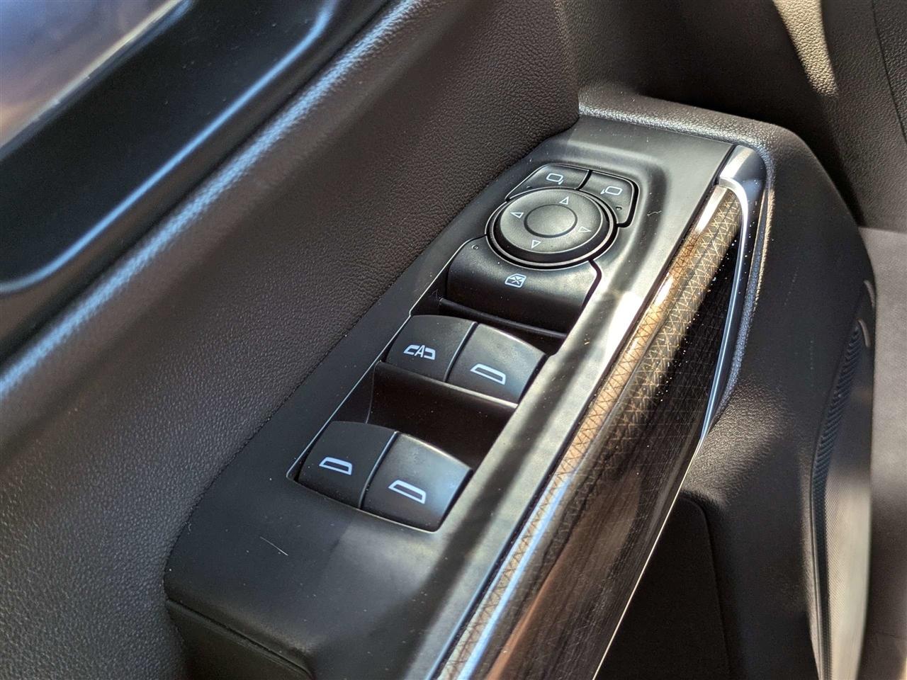 Chevrolet Silverado 1500 LT Crew Cab 4WD 2021