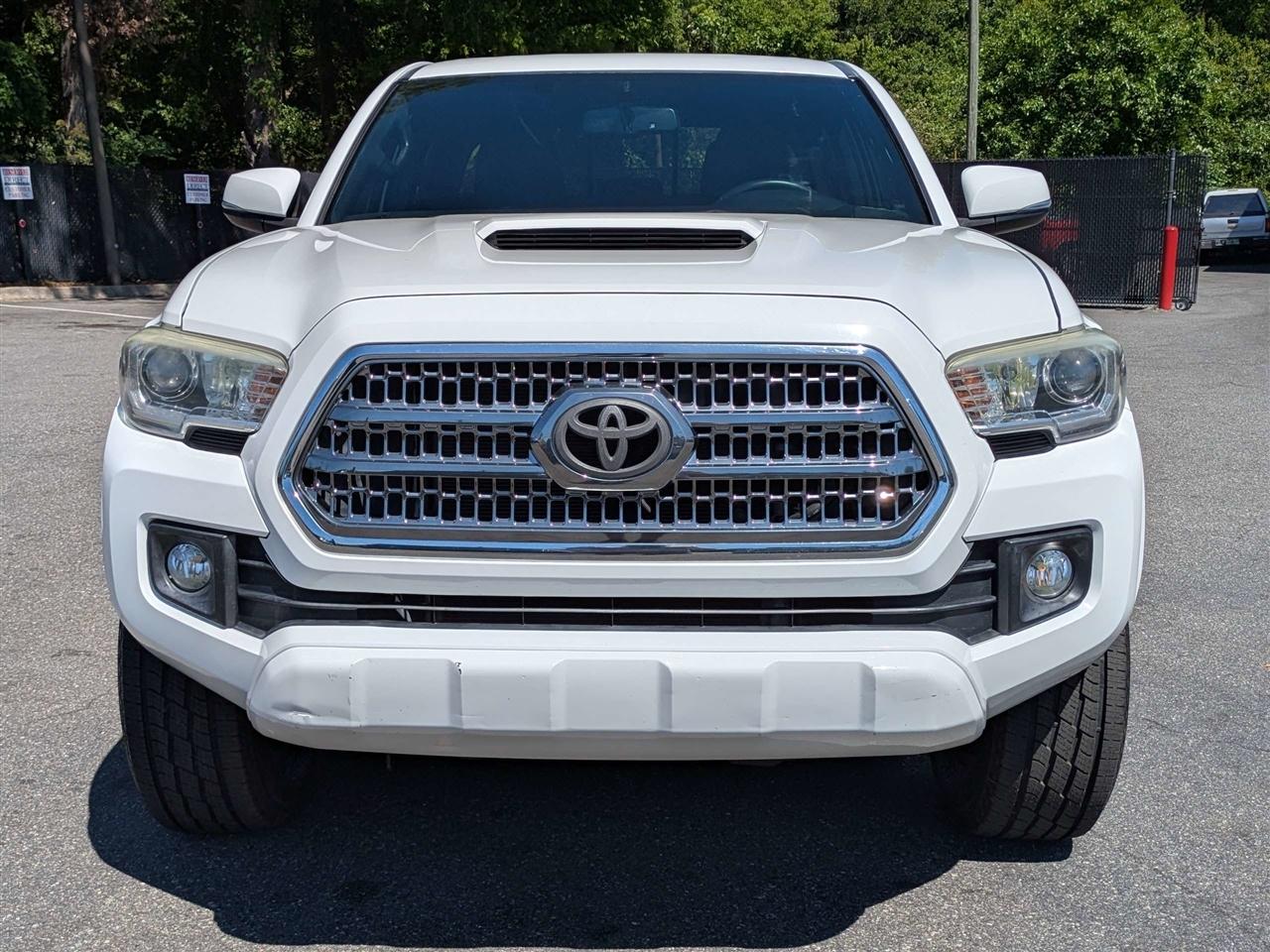 Toyota Tacoma SR5 Double Cab Long Bed V6 6AT 2WD 2017
