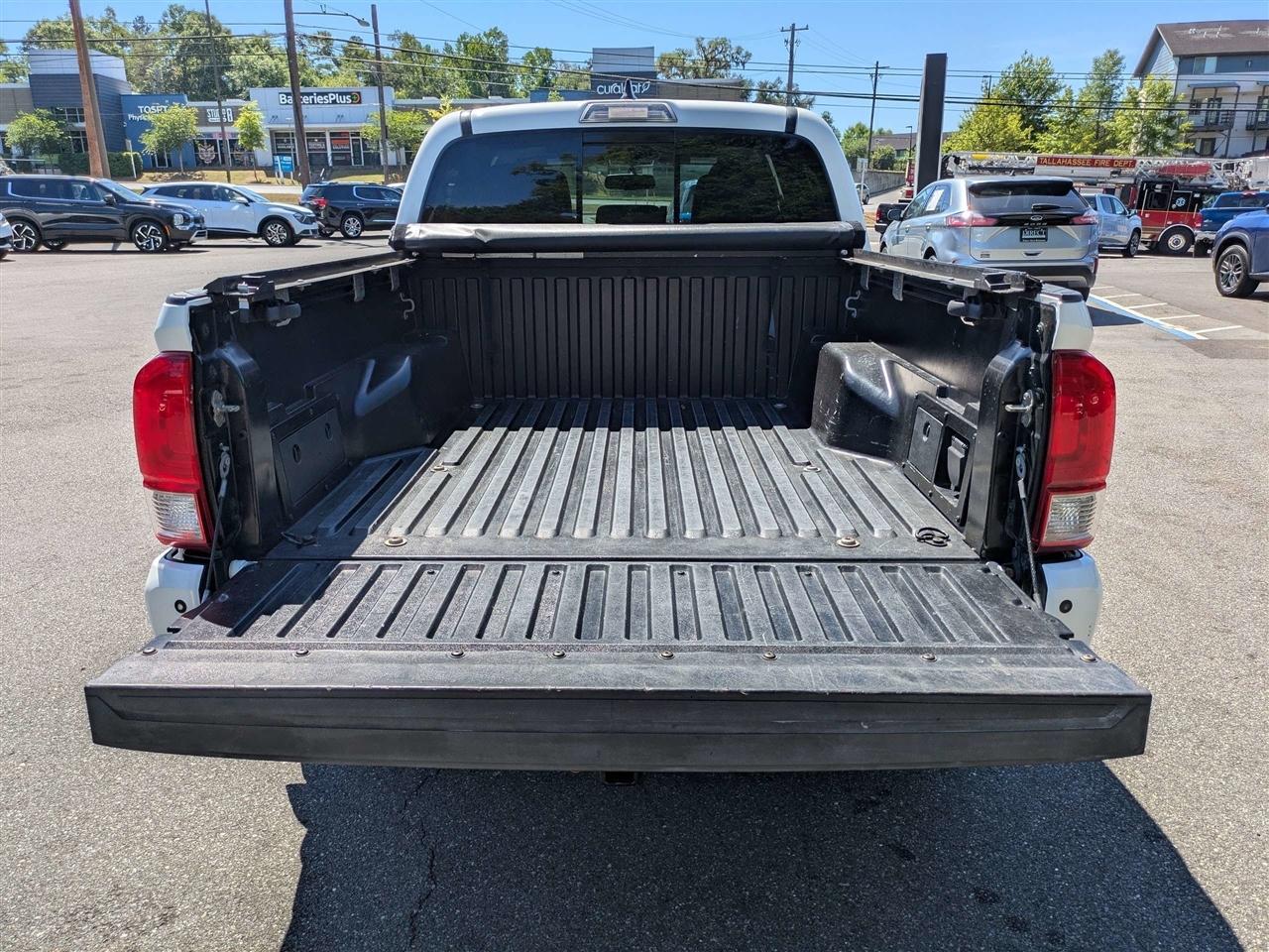 Toyota Tacoma SR5 Double Cab Long Bed V6 6AT 2WD 2017