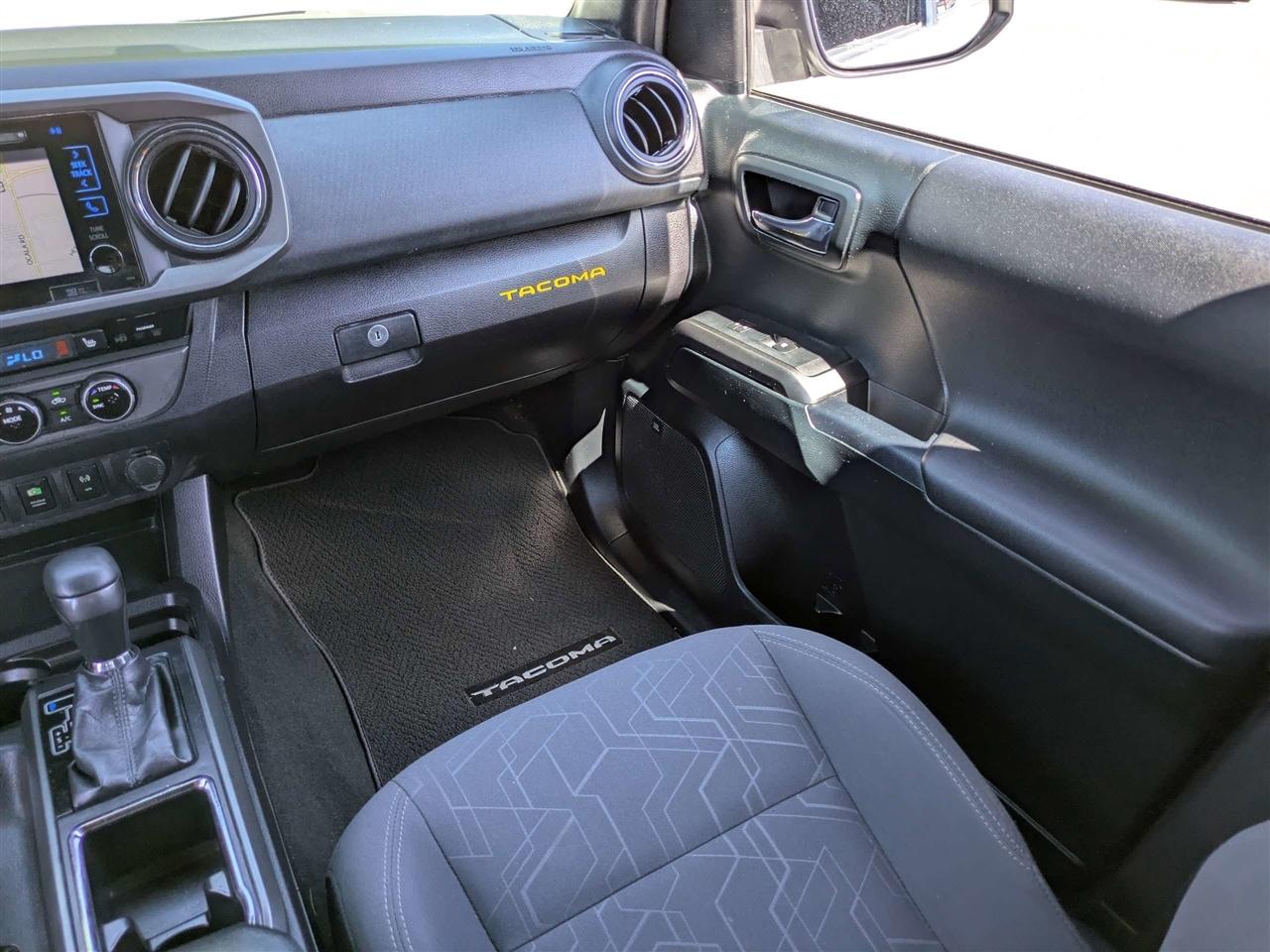 Toyota Tacoma SR5 Double Cab Long Bed V6 6AT 2WD 2017