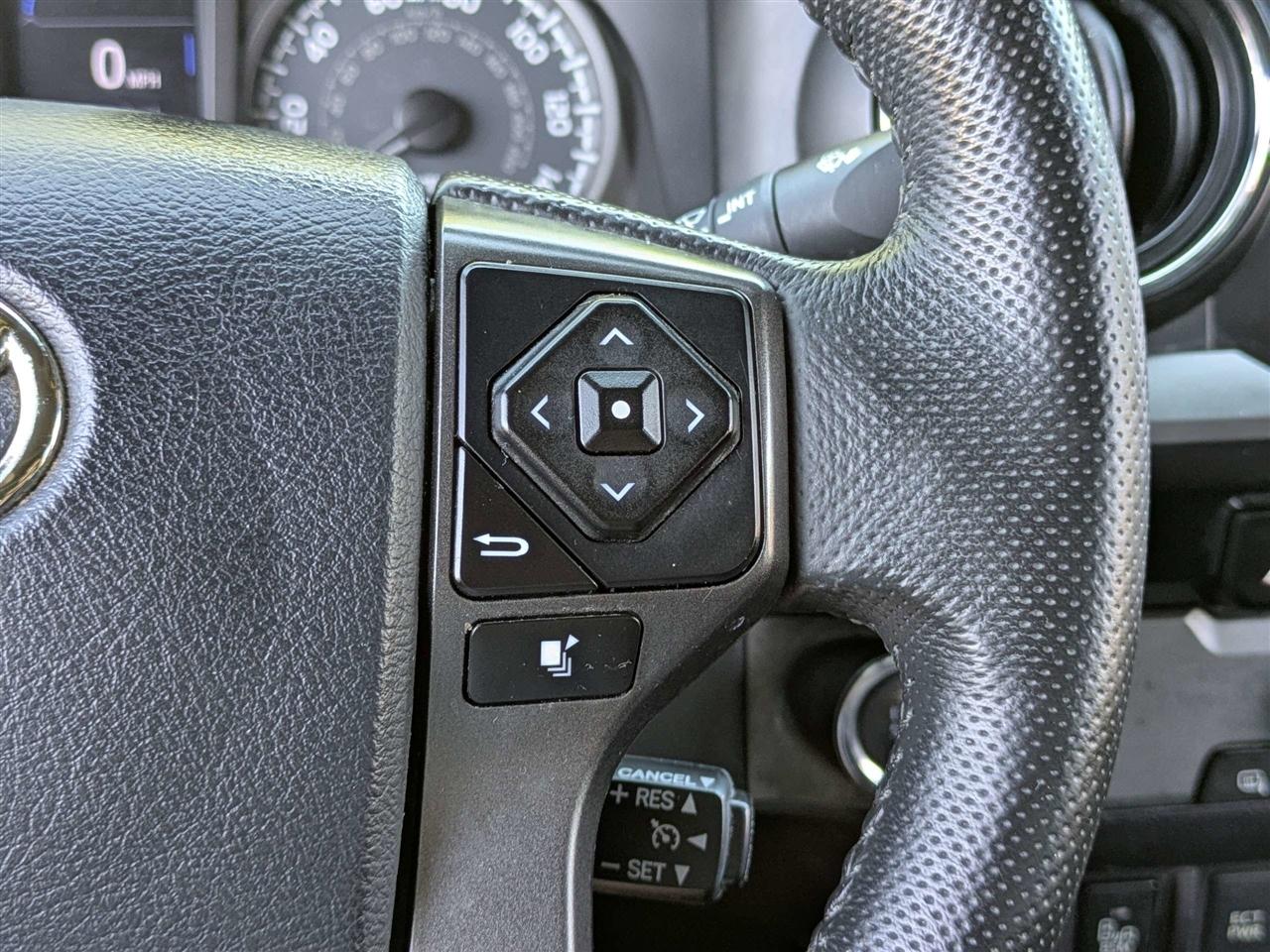 Toyota Tacoma SR5 Double Cab Long Bed V6 6AT 2WD 2017