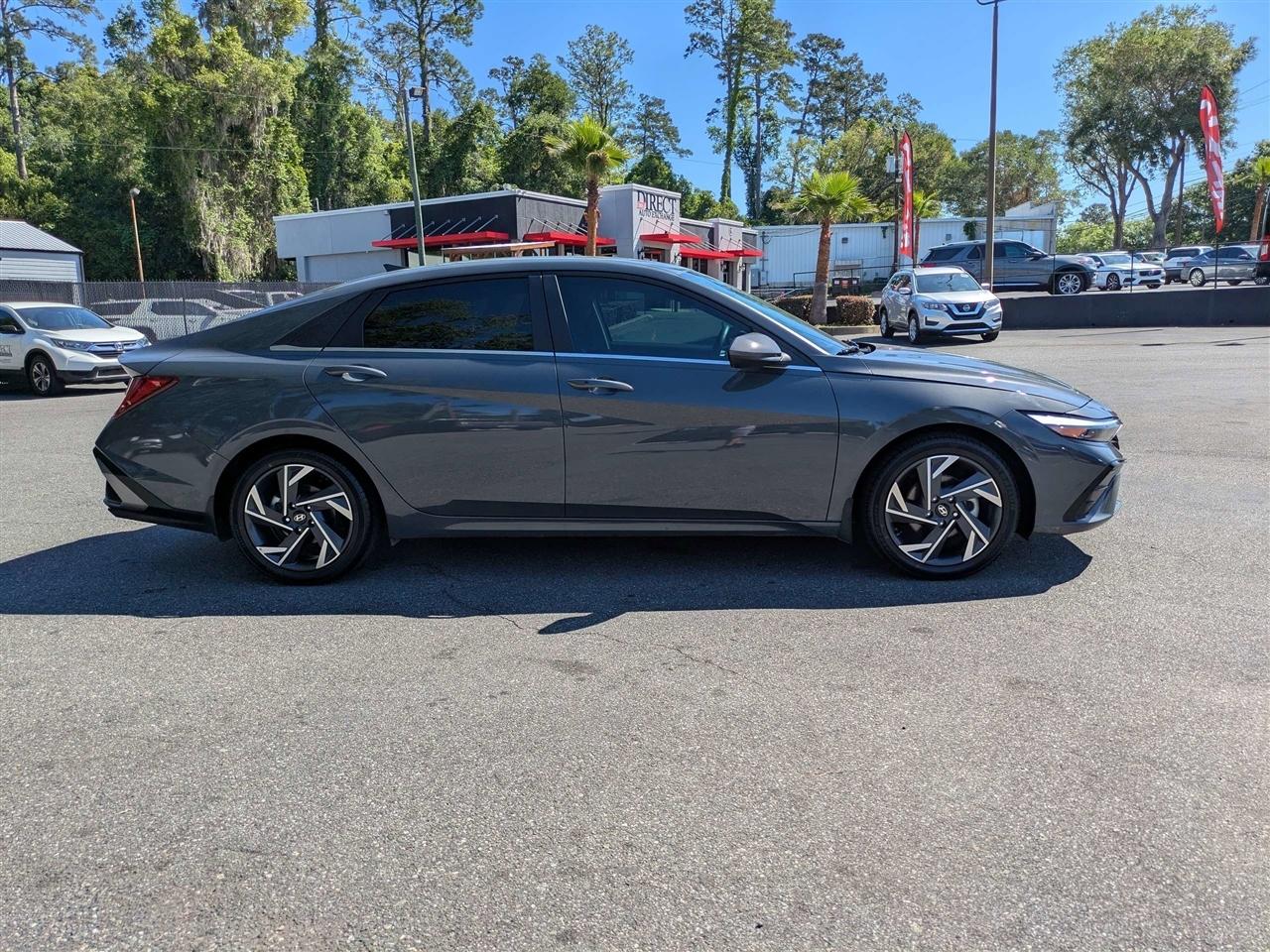 Hyundai Elantra SEL 2024