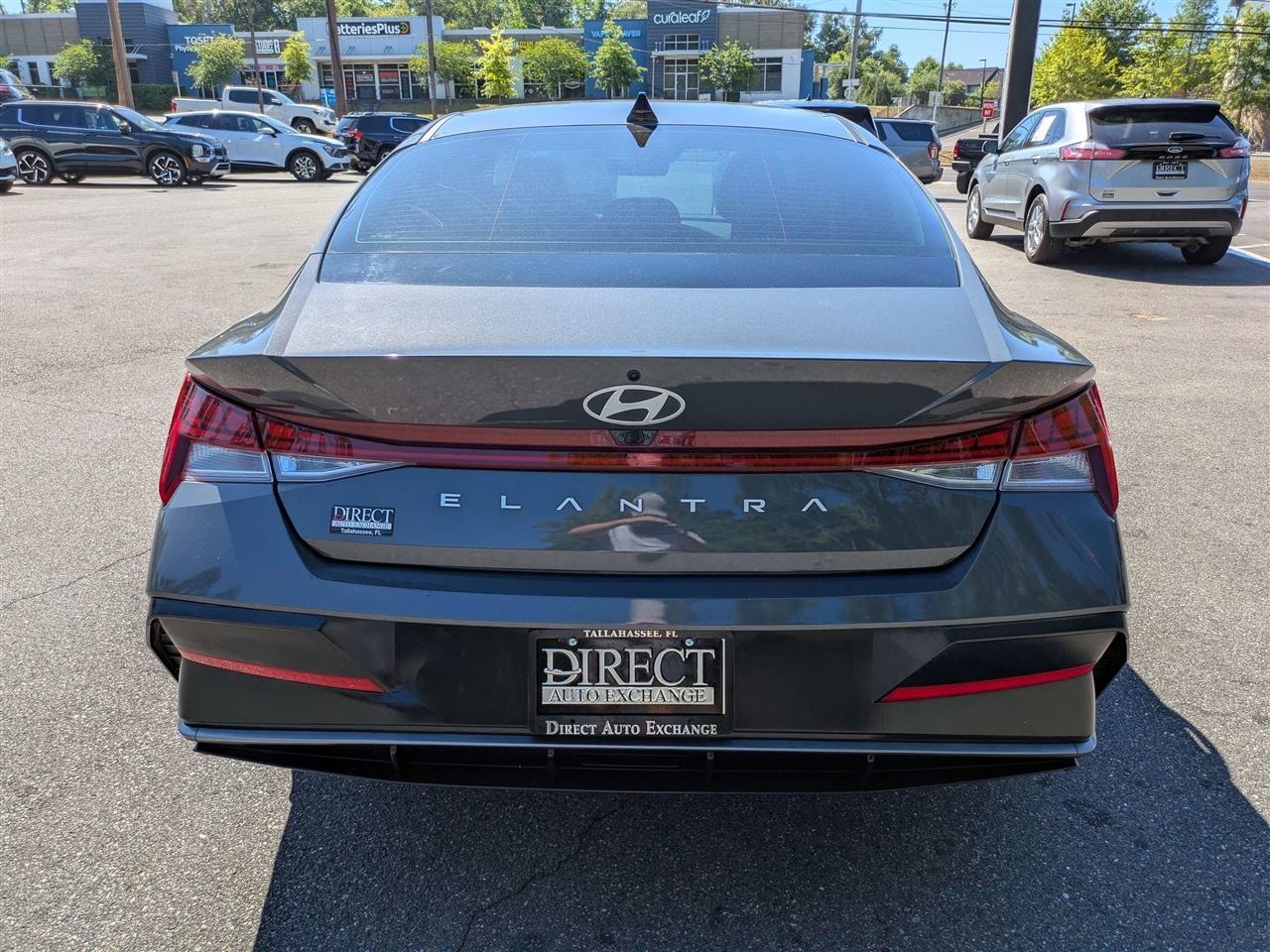 Hyundai Elantra SEL 2024