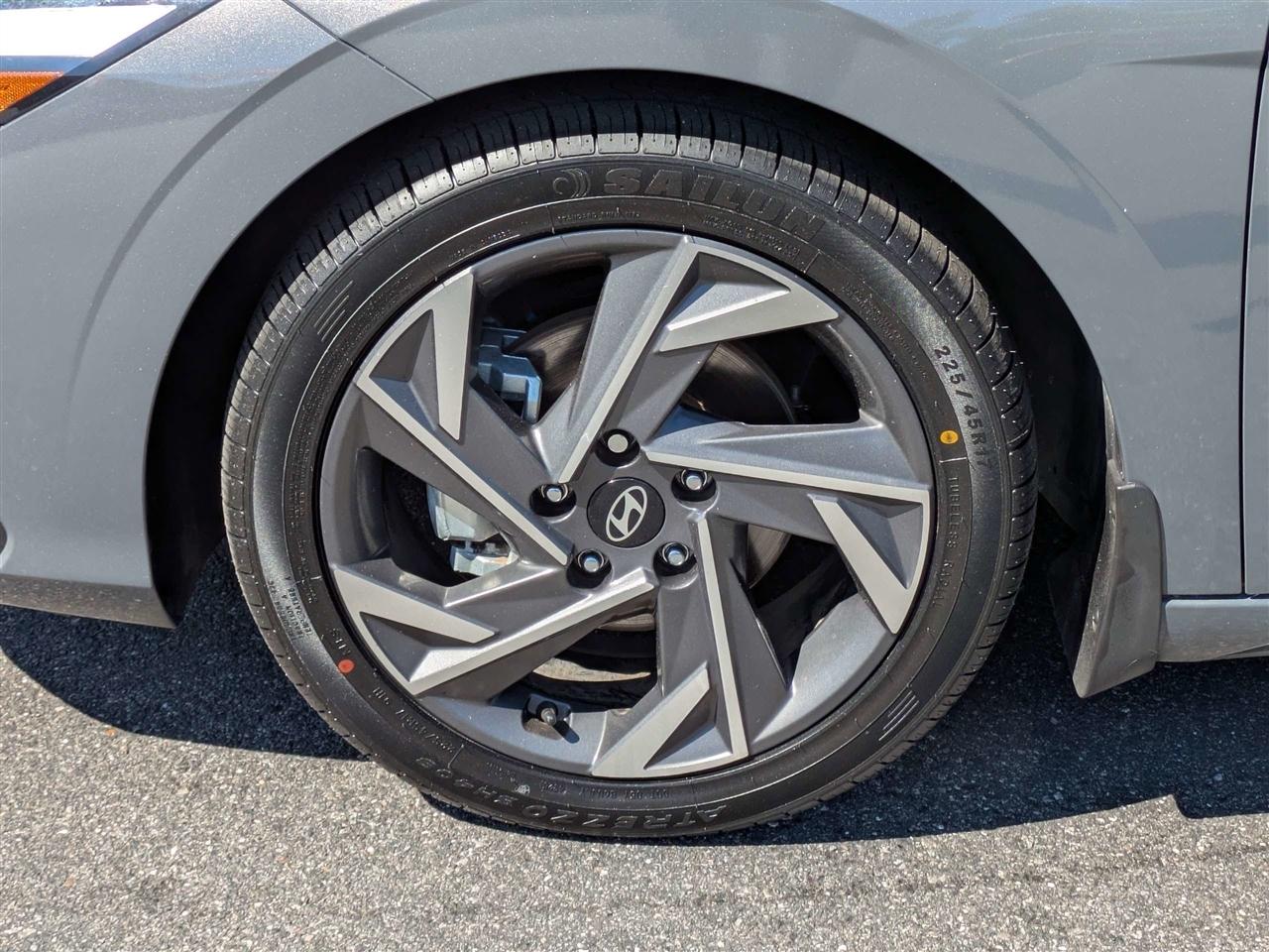 Hyundai Elantra SEL 2024