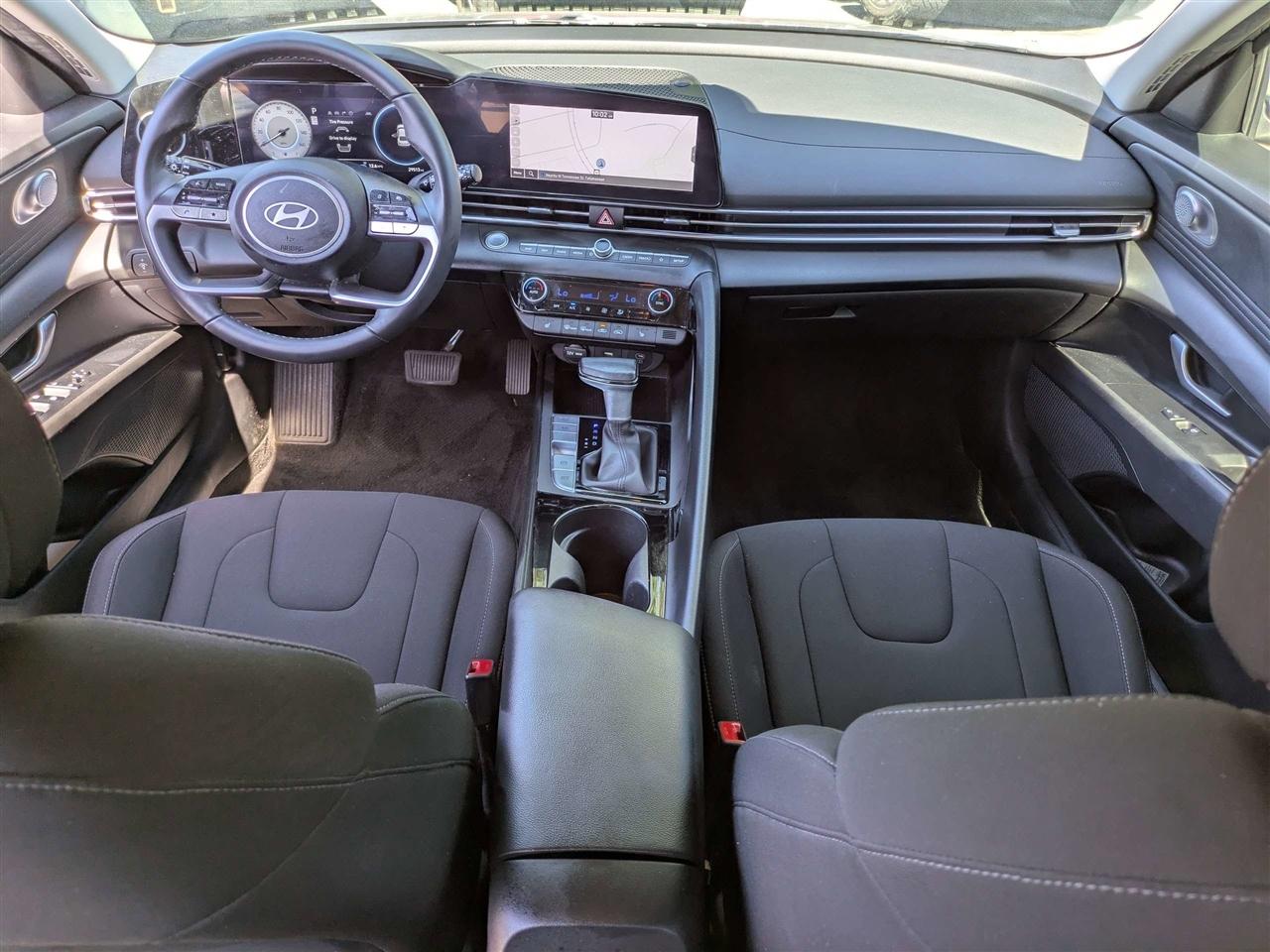 Hyundai Elantra SEL 2024