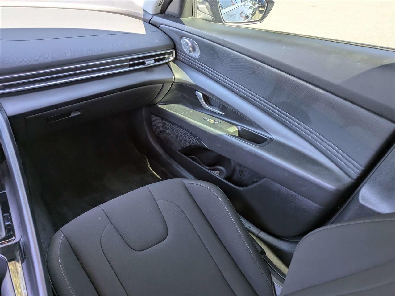 Hyundai Elantra SEL 2024