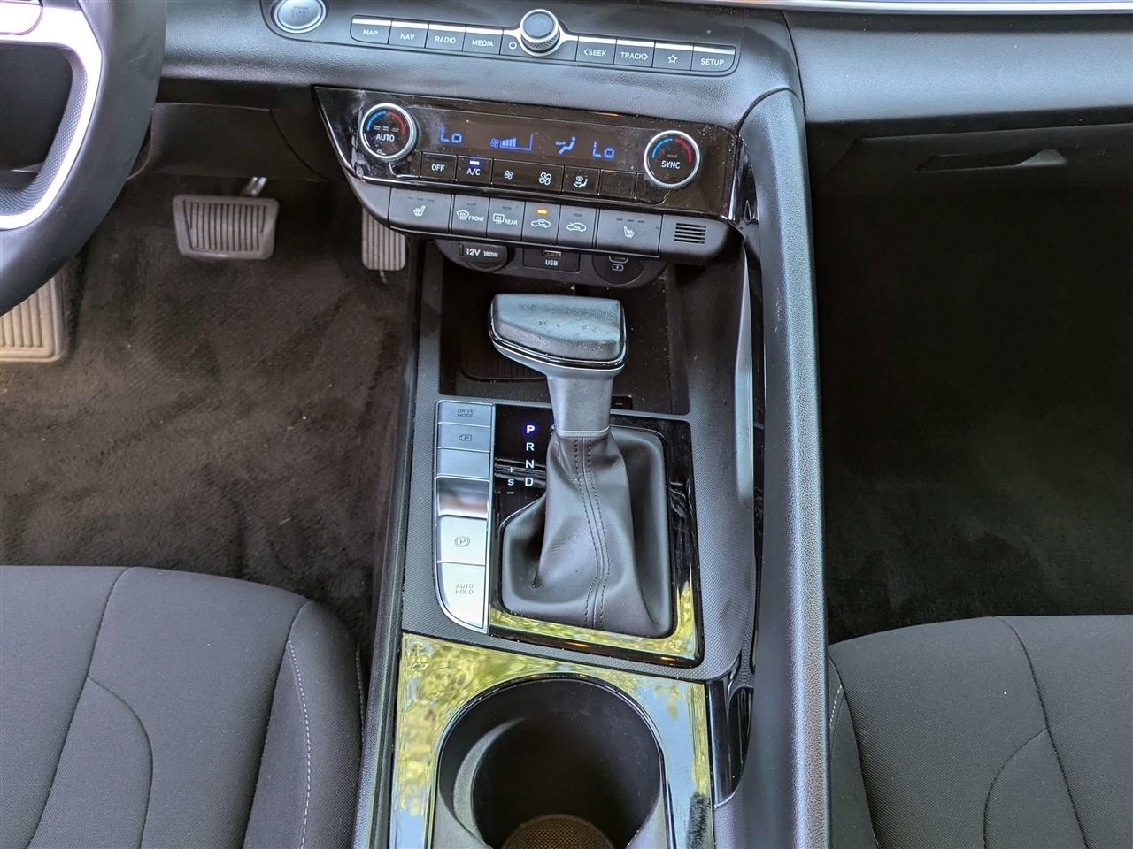 Hyundai Elantra SEL 2024