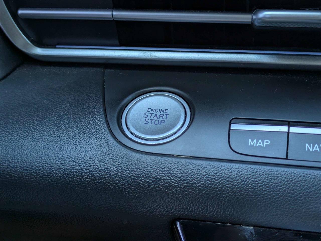 Hyundai Elantra SEL 2024