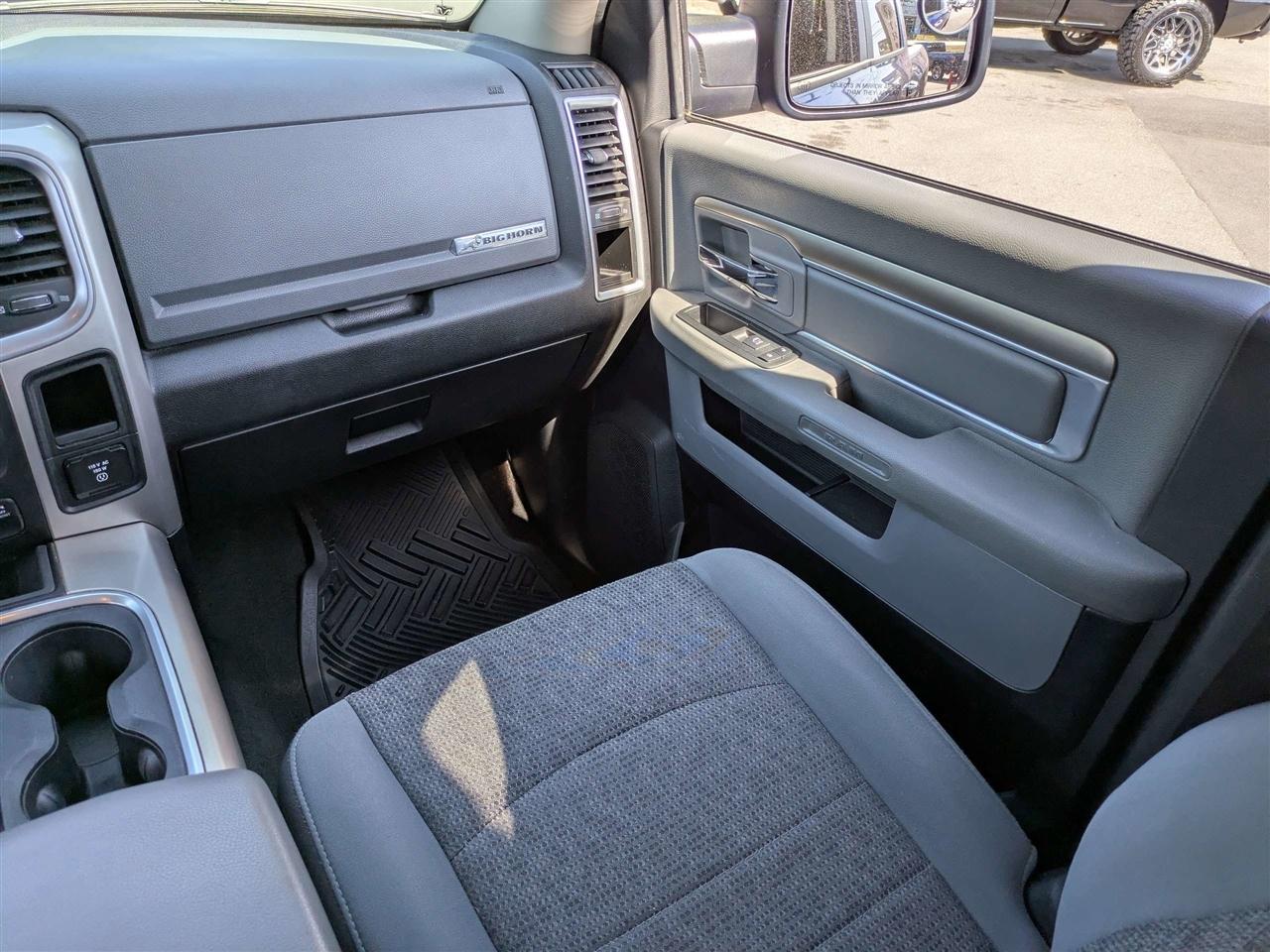 RAM 1500 SLT Crew Cab SWB 4WD 2018