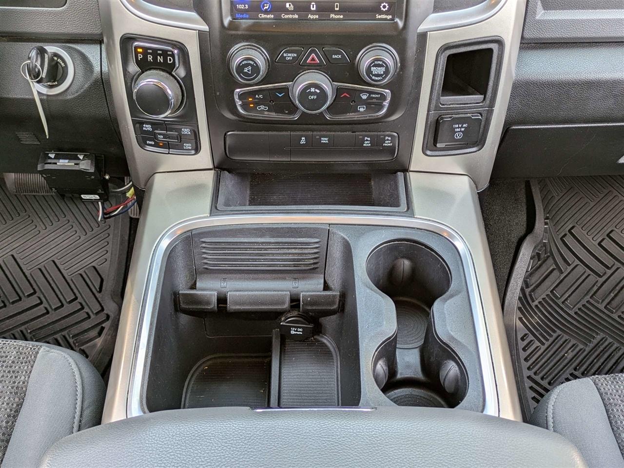 RAM 1500 SLT Crew Cab SWB 4WD 2018