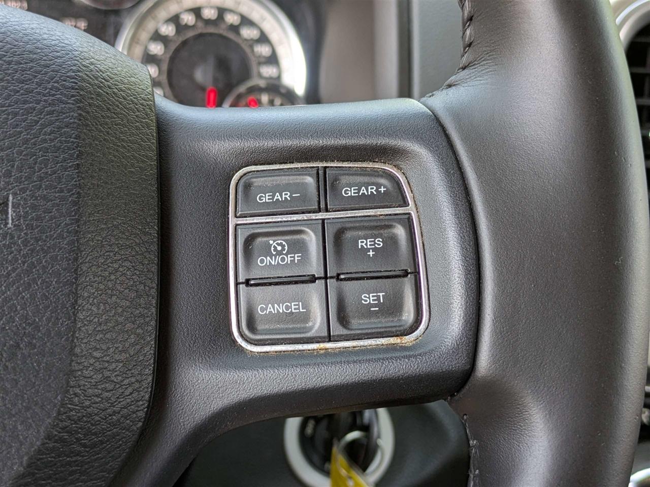 RAM 1500 SLT Crew Cab SWB 4WD 2018