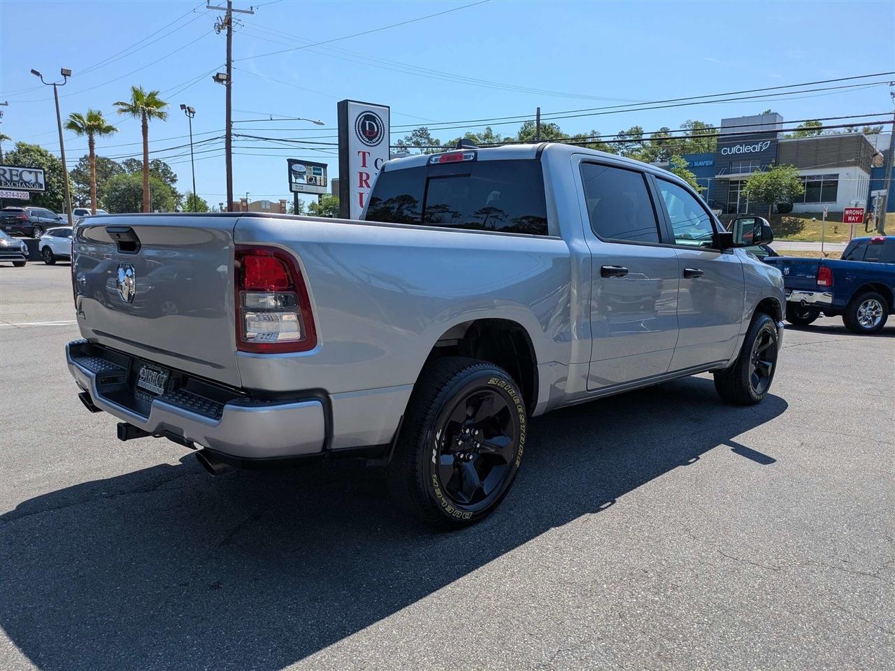 RAM 1500 Tradesman Crew Cab SWB 4WD 2023