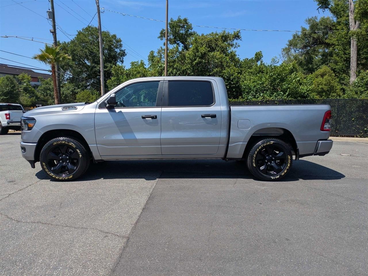 RAM 1500 Tradesman Crew Cab SWB 4WD 2023