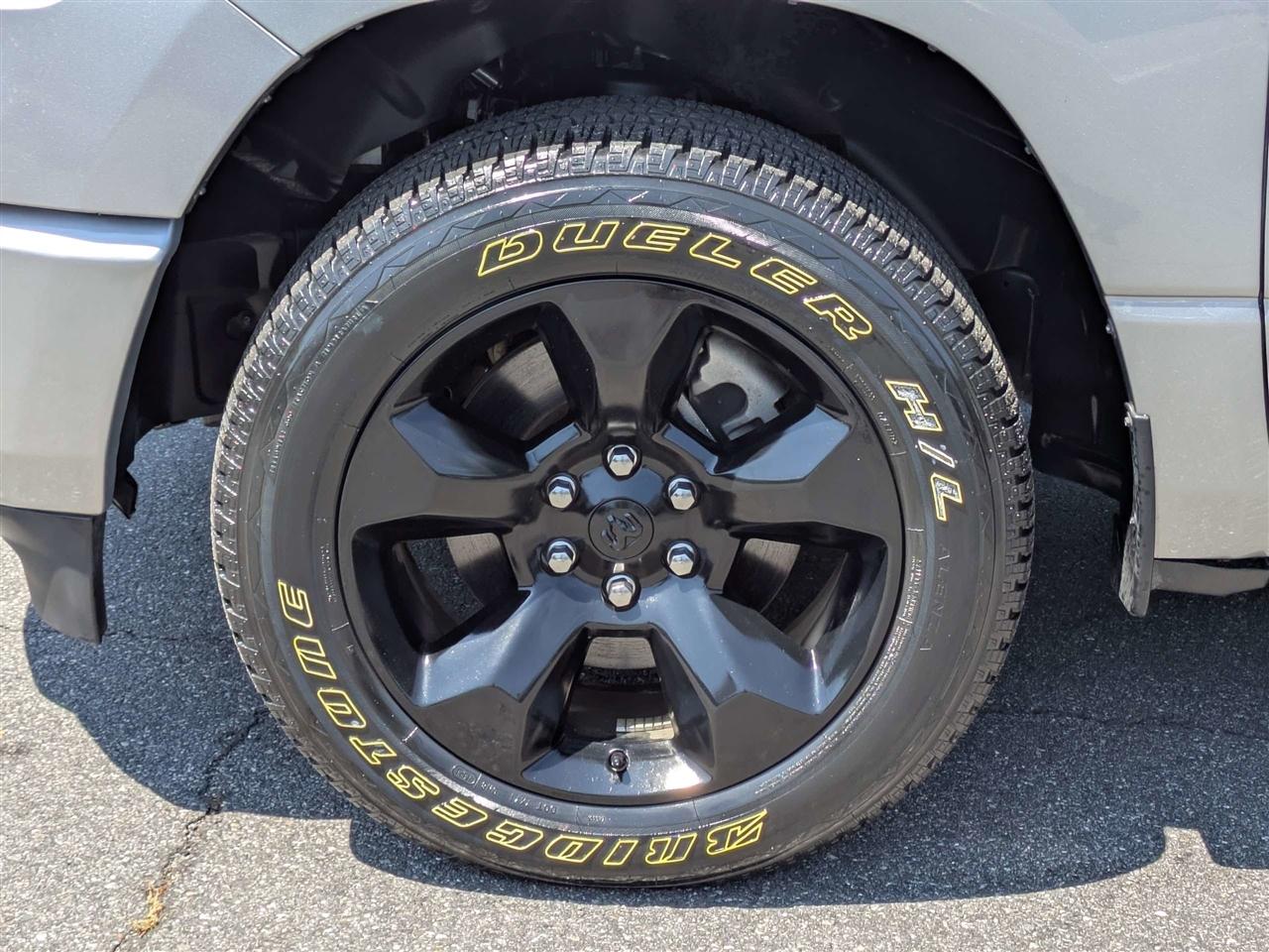 RAM 1500 Tradesman Crew Cab SWB 4WD 2023