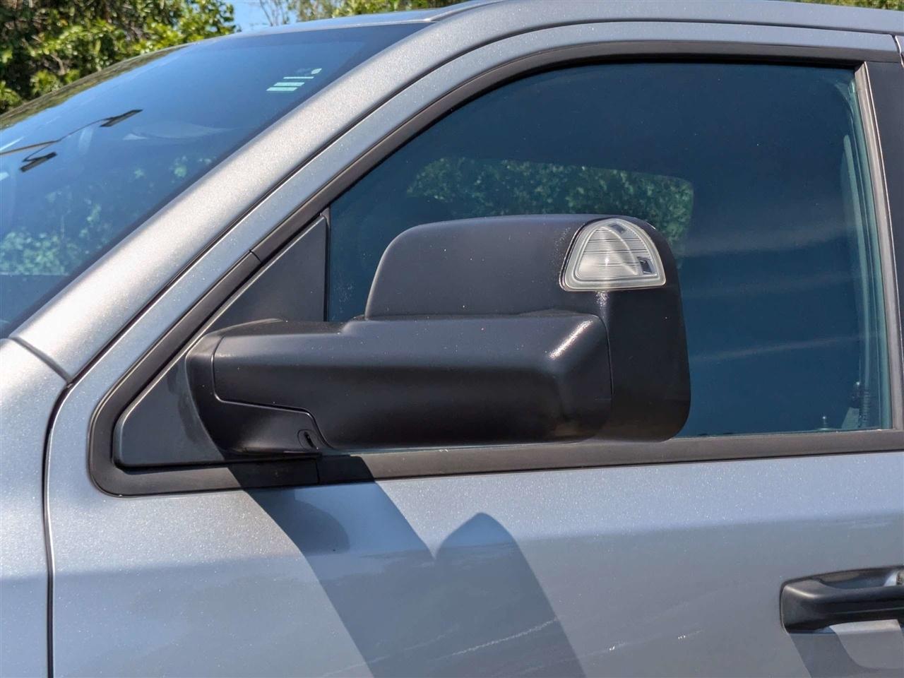 RAM 1500 Tradesman Crew Cab SWB 4WD 2023