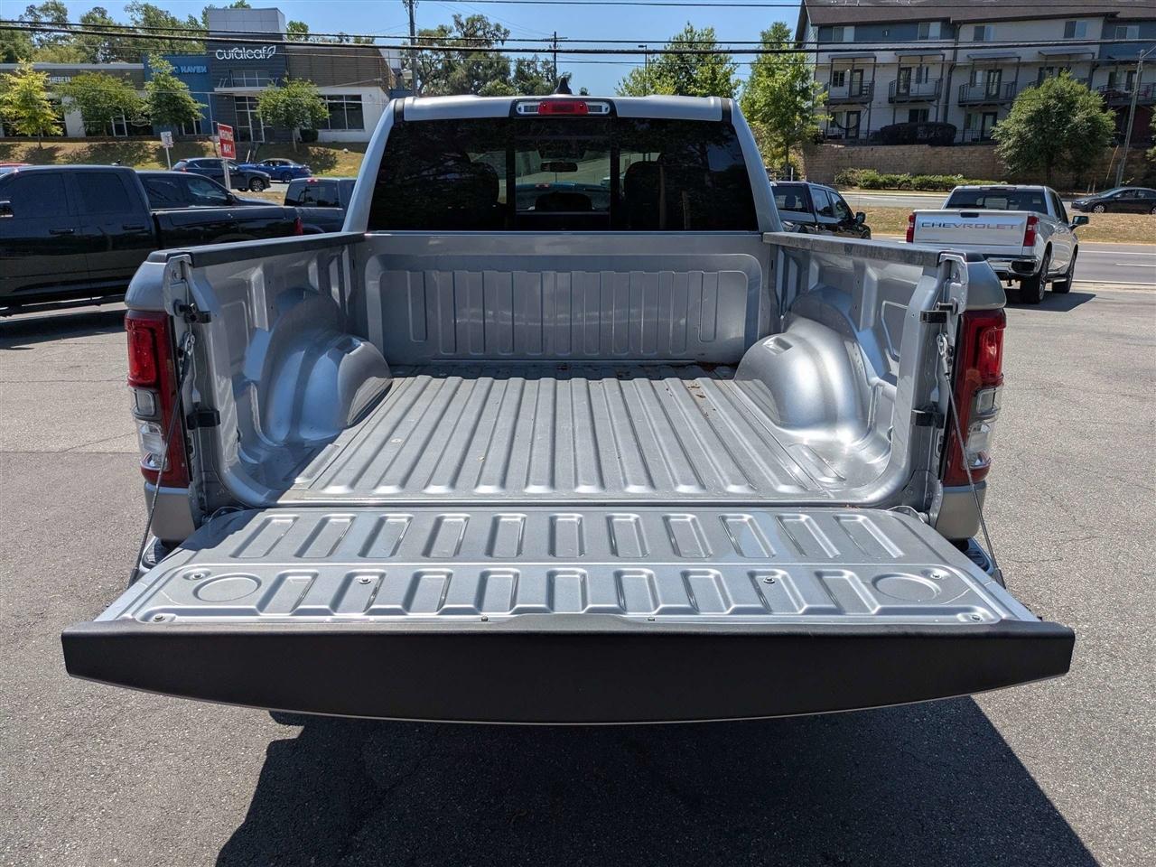 RAM 1500 Tradesman Crew Cab SWB 4WD 2023