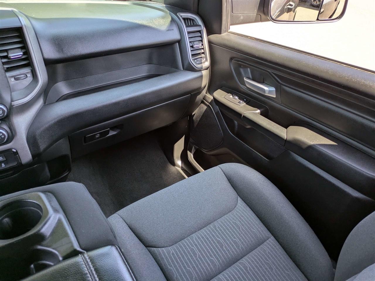 RAM 1500 Tradesman Crew Cab SWB 4WD 2023