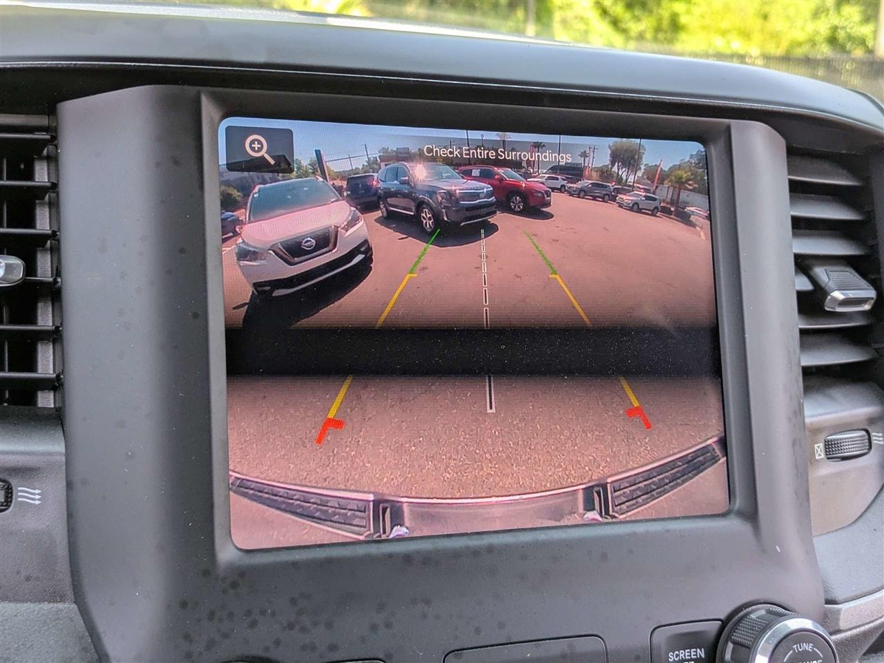 RAM 1500 Tradesman Crew Cab SWB 4WD 2023