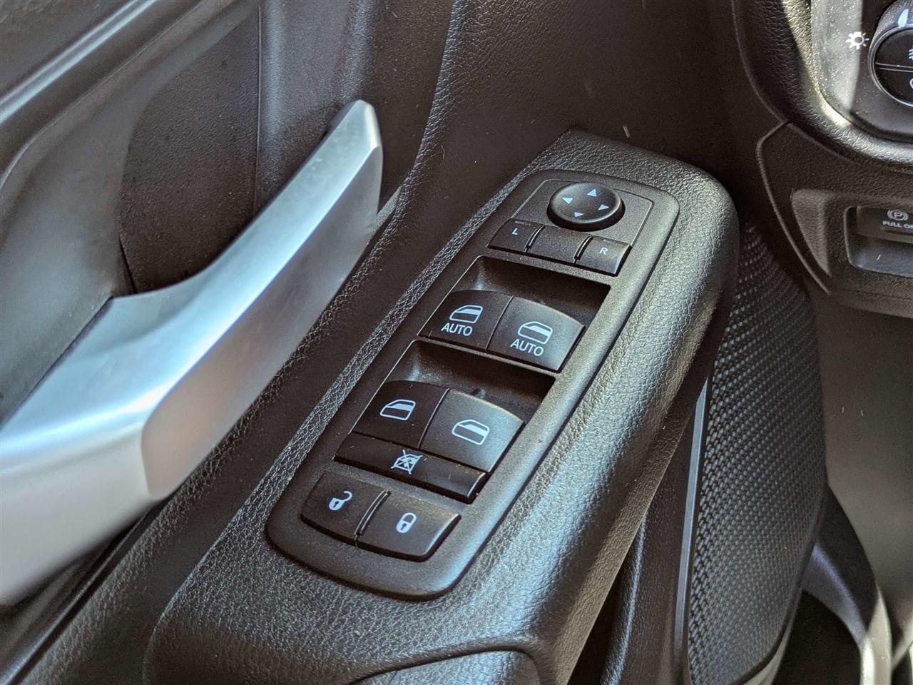 RAM 1500 Tradesman Crew Cab SWB 4WD 2023