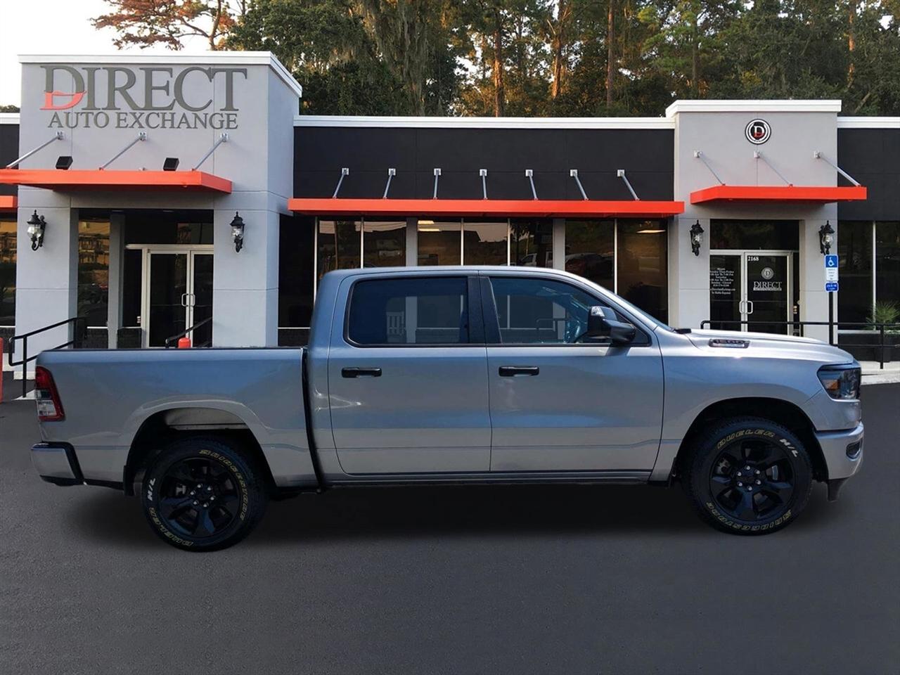 RAM 1500 Tradesman Crew Cab SWB 4WD 2023