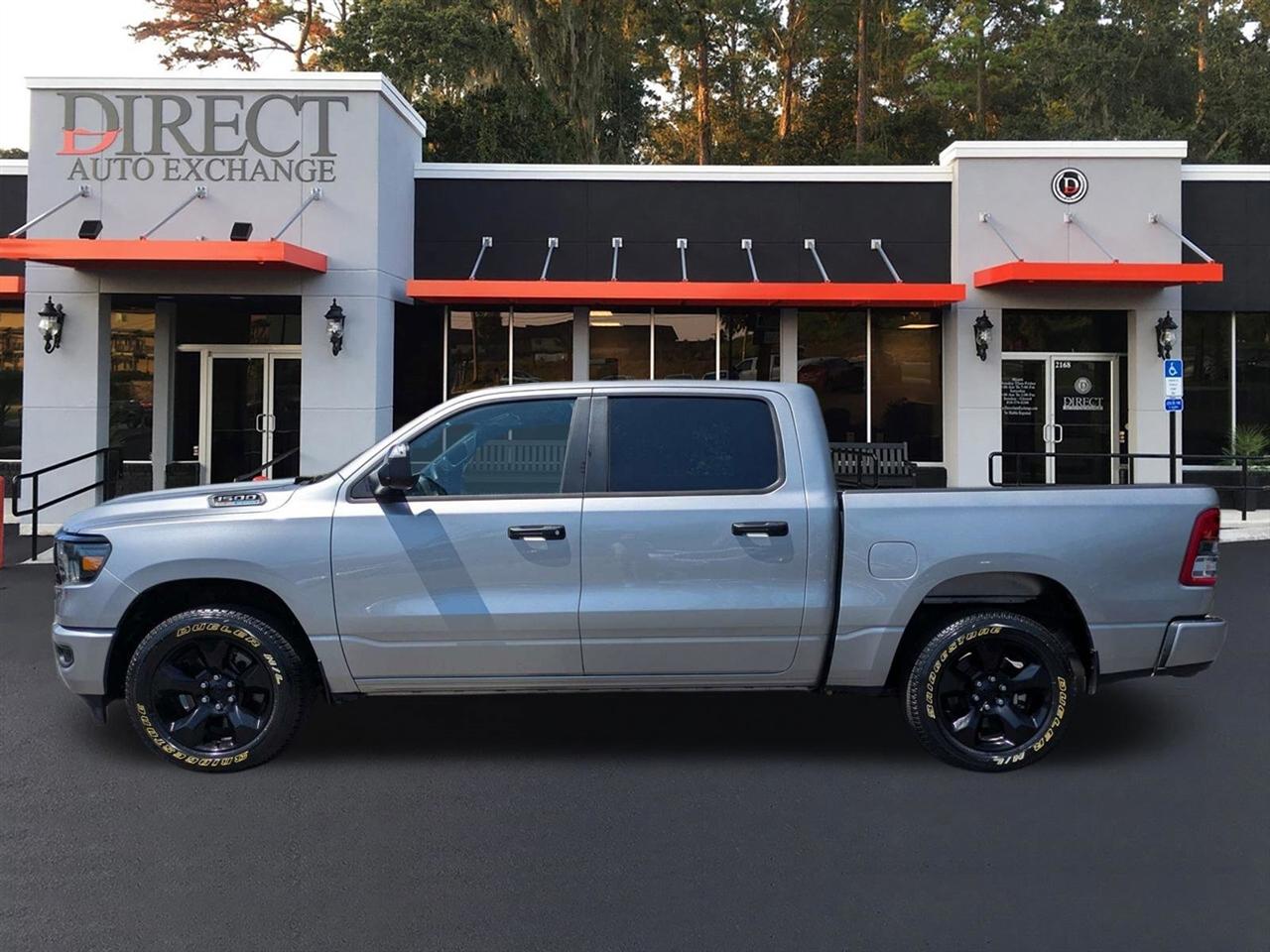 RAM 1500 Tradesman Crew Cab SWB 4WD 2023