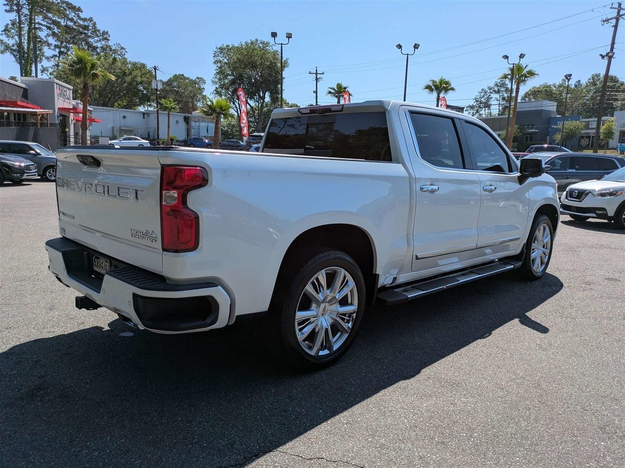 Chevrolet Silverado 1500 High Country Crew Cab 2WD 2022