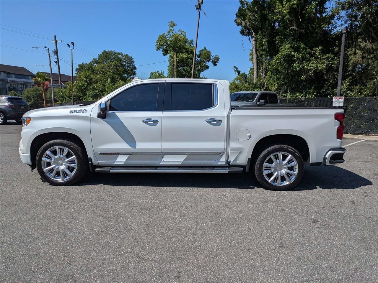 Chevrolet Silverado 1500 High Country Crew Cab 2WD 2022