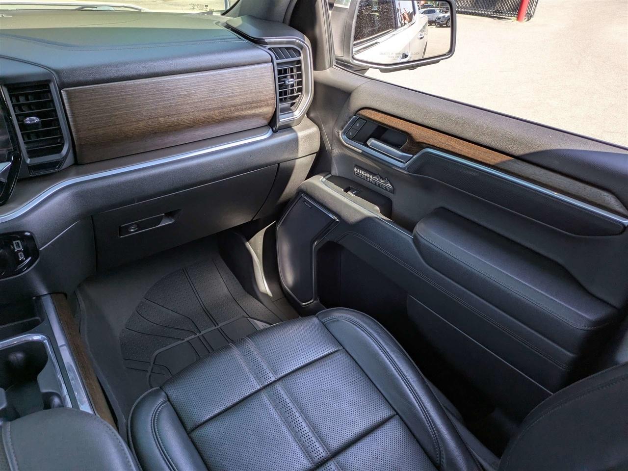 Chevrolet Silverado 1500 High Country Crew Cab 2WD 2022