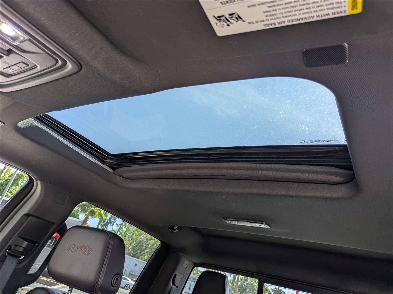 Chevrolet Silverado 1500 High Country Crew Cab 2WD 2022