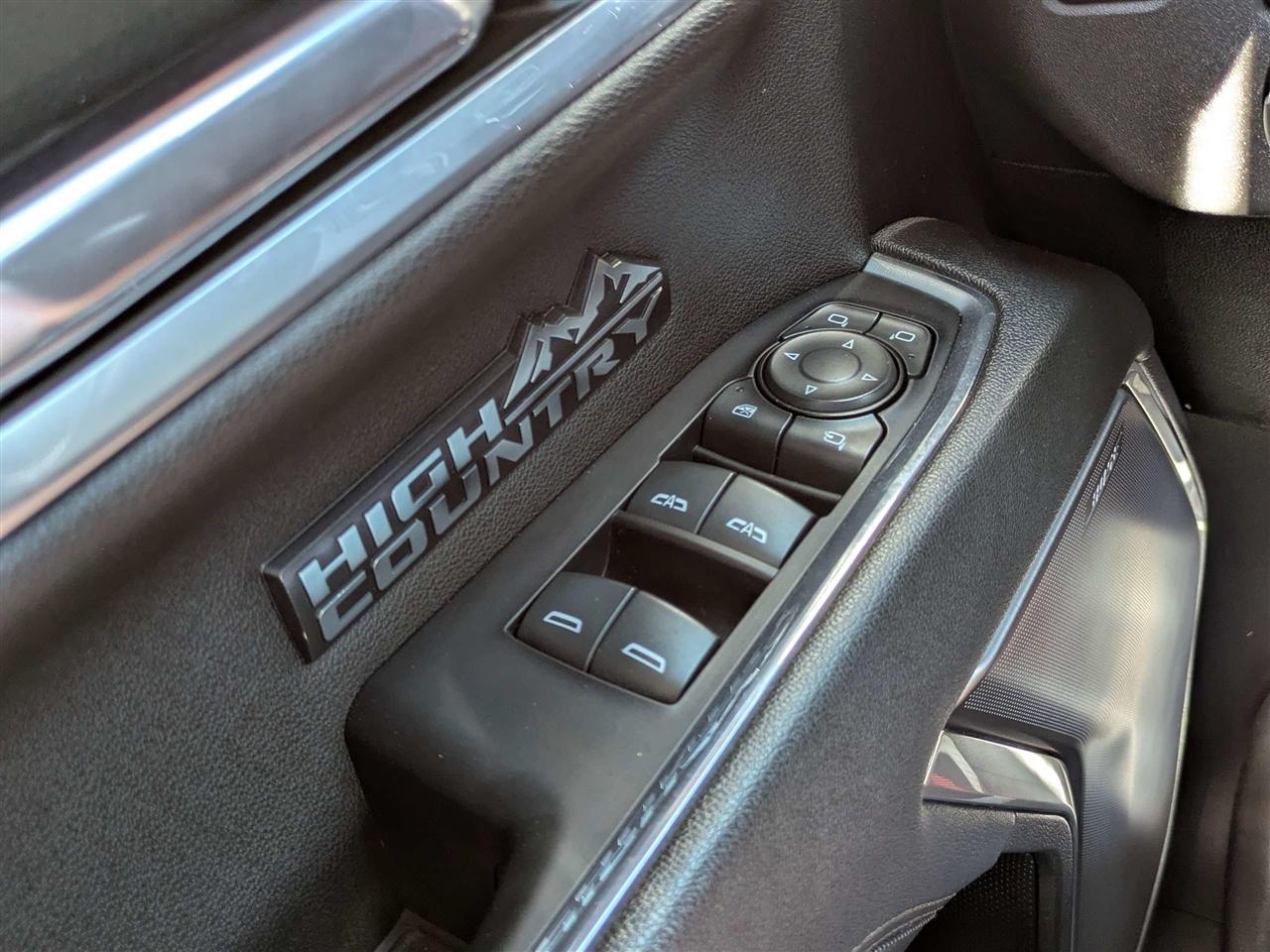 Chevrolet Silverado 1500 High Country Crew Cab 2WD 2022